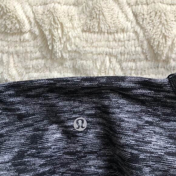 Lululemon Drop It Like It's Hot Crop Leggings in Dramatic Static White Black - Picture 8 of 8